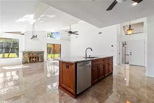 21344 S Escondido Way S, Boca Raton, FL 33433 - Photo 5