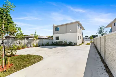 1171 NW 66th St, Miami, FL 33150 - Photo 33
