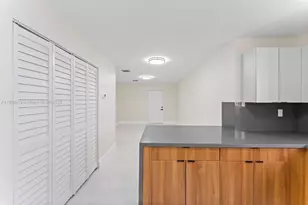 1171 NW 66th St, Miami, FL 33150 - Photo 11