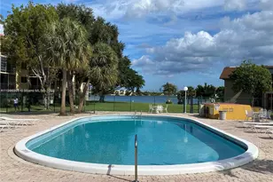 443 NE 195th St, Miami, FL 33179 - Photo 19