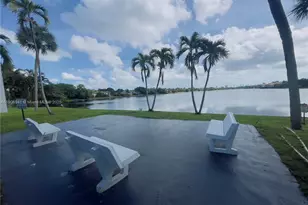 443 NE 195th St, Miami, FL 33179 - Photo 23