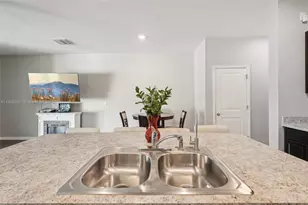 508 Glenn Cross Dr, Ruskin, FL 33570 - Photo 11