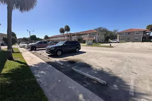 1021 Twin Lakes Dr, Coral Springs, FL 33071 - Photo 19