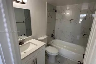 1021 Twin Lakes Dr, Coral Springs, FL 33071 - Photo 17