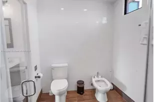 7536 W Treasure Dr, North Bay Village, FL 33141 - Photo 27