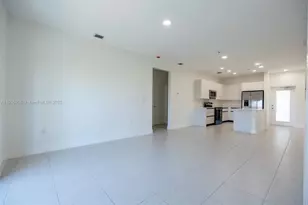 8001 NW 41st St, Doral, FL 33166 - Photo 13