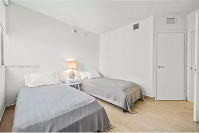 1300 Brickell Bay Dr #1603, Miami, FL 33131 - Photo 11