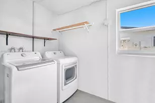 1245 NW 92nd Ave, Pembroke Pines, FL 33024 - Photo 27