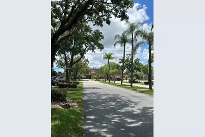 200 Berkley Rd #113, Hollywood, FL 33024 - Photo 25