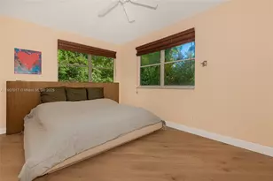 13155 NW 9th Ct, Pembroke Pines, FL 33028 - Photo 19