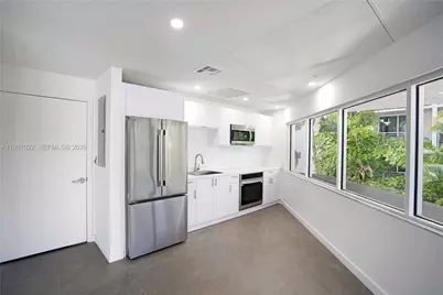 1621 Bay Rd #604, Miami Beach, FL 33139 - Photo 21