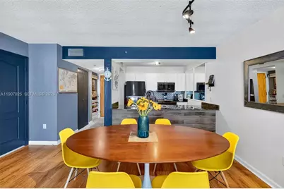 1200 Brickell Bay Dr #3914, Miami, FL 33131 - Photo 5