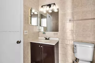 5710 NW 21st St, Lauderhill, FL 33313 - Photo 31