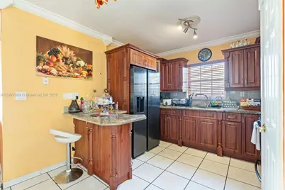 720 NW 19th Ct, Miami, FL 33125 - Photo 13