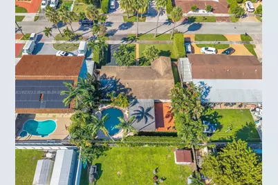 1300 W 77th St, Hialeah, FL 33014 - Photo 35