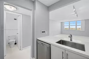 1020 Meridian Ave, Miami Beach, FL 33139 - Photo 21