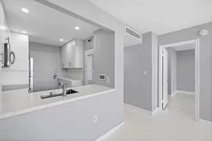 1020 Meridian Ave, Miami Beach, FL 33139 - Photo 19