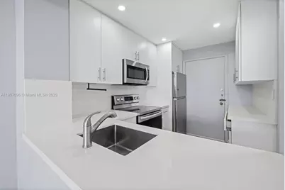 1020 Meridian Ave #811, Miami Beach, FL 33139 - Photo 9