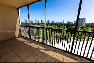 20379 W Country Club Dr, Aventura, FL 33180 - Photo 7