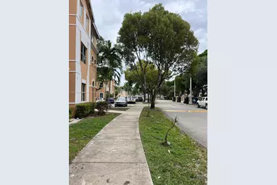 17710 NW 73rd Ave #103-20, Hialeah, FL 33015 - Photo 23