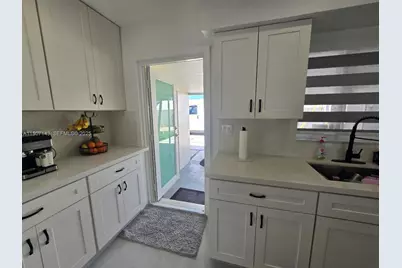 2845 NW 164th Ter, Miami Gardens, FL 33054 - Photo 7