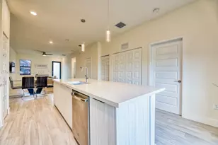 7831 NW 104th Ave, Doral, FL 33178 - Photo 15