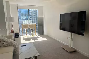 31 SE 6th St, Miami, FL 33131 - Photo 5