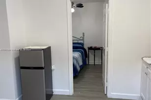 1133 NW 135th Ct, Miami, FL 33182 - Photo 5