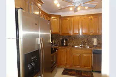 600 Three Islands Blvd #817, Hallandale Beach, FL 33009 - Photo 15