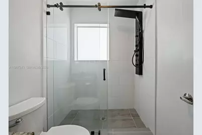 165 NW 39th St #7, Miami, FL 33127 - Photo 13