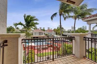 1385 Harbor Vw E, Hollywood, FL 33019 - Photo 37