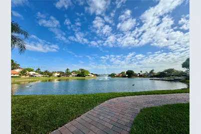 18250 Mediterranean Blvd #1508, Hialeah, FL 33015 - Photo 9