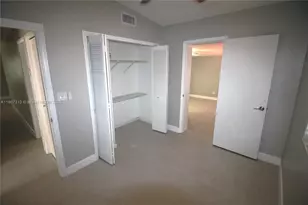 11031 SW 43rd St, Miami, FL 33165 - Photo 9