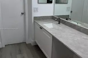 711 N Pine Island Rd, Plantation, FL 33324 - Photo 13