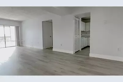 711 N Pine Island Rd #415, Plantation, FL 33324 - Photo 3