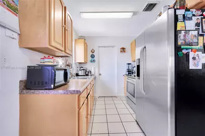 18922 SW 120th Ct, Miami, FL 33177 - Photo 5