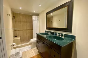 19655 E Country Club Dr, Aventura, FL 33180 - Photo 7