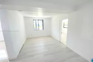 631 NE 171 St, North Miami Beach, FL 33162 - Photo 11