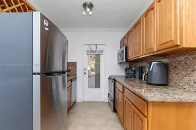 81 Edgewater Dr #203, Coral Gables, FL 33133 - Photo 11