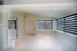 1748 NE 180th St, North Miami Beach, FL 33162 - Photo 9