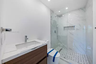 242 Palm Ave, Miami Beach, FL 33139 - Photo 17