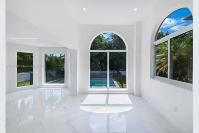 242 Palm Ave, Miami Beach, FL 33139 - Photo 1