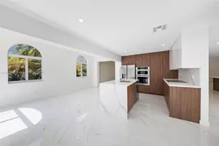 242 Palm Ave, Miami Beach, FL 33139 - Photo 9