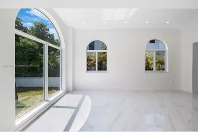 242 Palm Ave, Miami Beach, FL 33139 - Photo 21