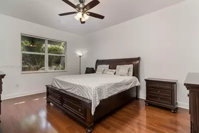 12448 NW 17th Mnr, Pembroke Pines, FL 33028 - Photo 11