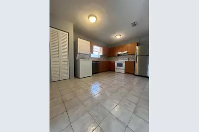 471 E 13th St #471A, Hialeah, FL 33010 - Photo 5