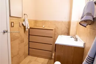 8844 NW 113th St, Hialeah Gardens, FL 33018 - Photo 11