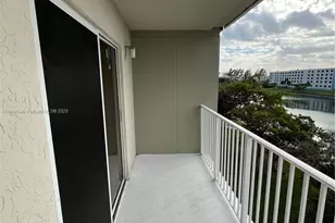 8260 SW 210th St, Cutler Bay, FL 33189 - Photo 9