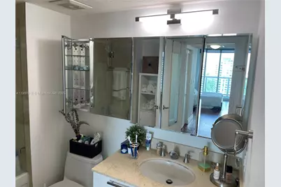 1800 N Bayshore Dr #2106, Miami, FL 33132 - Photo 19