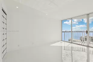 7601 E Treasure Dr, North Bay Village, FL 33141 - Photo 19